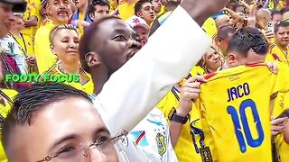 supporter Kongo bernyanyi sendirian di depan fans Kolombia