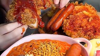 Mukbang spicy noodles, sausages and spicy crispy chicken!! Viral