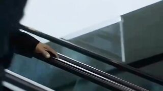 Misteri pegangan eskalator maut! ????