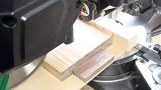 Seamless Grain Coat Rack