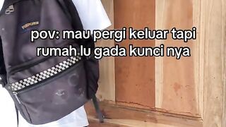 biar keliatan beneran di kunci aja yakan😭