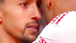 Tak banyak yang sadar, pelukan ini ternyata bukan akhir dari cerita mereka