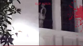 Penampakan Mirip Pocong Berdiri Tegak di Lantai Atas Gedung Bersejarah Jakarta!