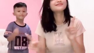 Mamah Muda goyang asoy
