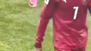 ini adalah arti bagde misterius di jersey pemain