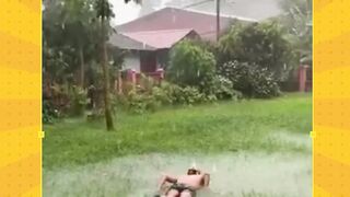 Laki² dan tingkah randomnya