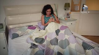 28. Amanecer (Gunesi Beklerken), en español