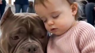 This might just melt your heart completely! 🫣 The way he slowly leans in to support her head is everything. ! 👶❤️ ​