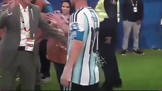 Saat itu, Messi baru berusia 19 tahun 3