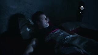 60. Amanecer (Gunesi Beklerken), en español