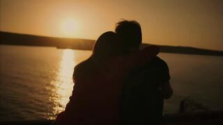 123. Amanecer (Gunesi Beklerken), en español