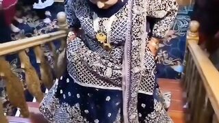 Kashmiri dulhan wedding dress Setup