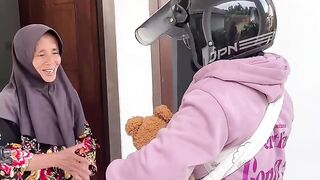 Pamit dulu ke nenek