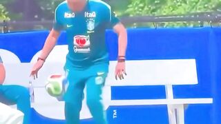 Carlo Ancelotti meninggalkan salah satu gambar paling indah dari latihan Brazil