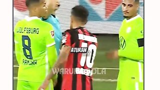 Aturan sepak bola yang bikin pemain bingung!🤯