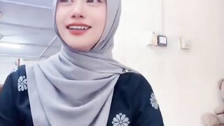 Ada lagi kebaya merah versi terbaru