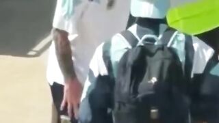 Benda di Tas Romero Ini Bikin Messi Gak berhenti Ketawa! 🤣💀
