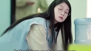 pinjam makananmu untuk di foto ke ibuku