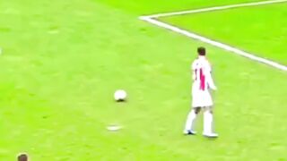 Gak Masuk Akal! Eksekusi Penalti Paling Aneh tapi Jenius 🧠⚽️
