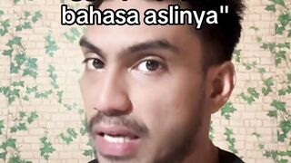 Emang sih nonton pake bahasa asli