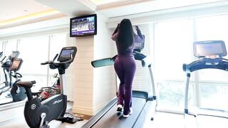 Gym Girl Legs Day