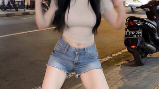 Joget bahagia