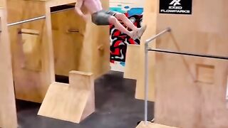 Faker Parkour Love 😘💖 #bigguy #parkour #Fitness #fyp #funy