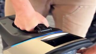 This 70 km/h One-Wheel Feels Like Flying