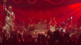 THUNDERSTRUCK (remix) by Kasablanca Live in Ame, Brazil 2