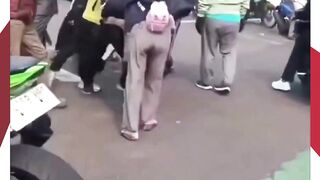 Kesalahpahaman di jalan berujung aksi kekerasan di kawasan Jalan Dr. Saharjo, arah Pancoran, Jakarta Selatan.