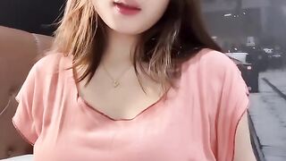 Beautiful Woman in Pink Clothes Goes Viral