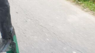 গাড়ী থেকে