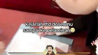 Kejar TTD Sampai Pelaminan! Mahasiswi Nekat Cegat Dosen di Acara Nikahan