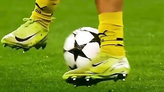 Calon Gol Yang Terlalu Cantik Untuk Gagal