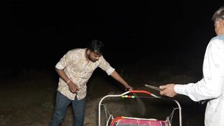 बच्चे की आत्मा ज़ुले में जुलती हुई  मरा हुआ बच्चा रोने लगा