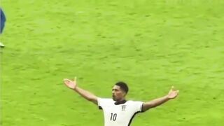 Jude Bellingham dan Harry Kane merupakan duet kapten sekaligus *playmaker* Inggris yang paling eksplosif dan tajam