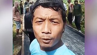 Pemerintah Kena Mental! Warga Lampung Timur Boikot Pajak Buat Beli Semen