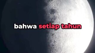 bulan menjauh