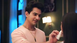 Sairaab.Season.1.Episode.35 Ishaan Comforts Nayanika
