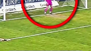 Berkat Anak Ballboy, Kiper Ini Berhasil Menebak Arah Penalti 🤯