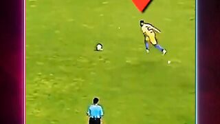 Kiper Ini Menepis 2 Penalti Tapi Berujung Di Usir Wasit 🤯