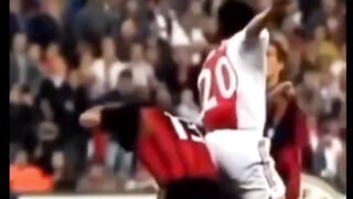 Momen ikonik kepala Alessandro Nesta berdarah