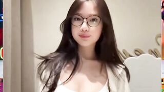 Lagu apaan ini ketuaaa 😂😂😂 3