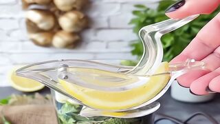 The Easiest Way to Juice a Lemon?