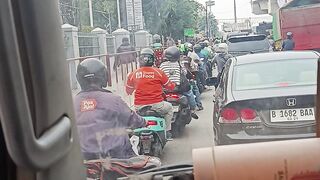 Ada pembangunan jalan layang