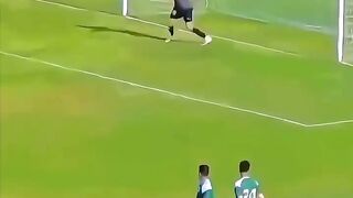 Amazing football skill😱