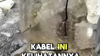 BETON KOK DIPOTONG KABEL BERLIAN?
