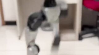 Hari Pertama Ngantor, Robot Joko Prabuwesi Ngamuk Keluarin Jurus Kungfu!