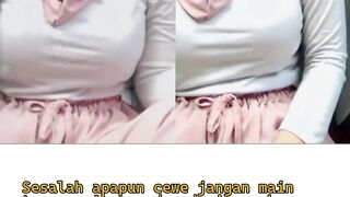 Hampir nampar, mundur pelan!