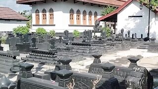 Makam Sang Pujangga Legendaris R.Ng. Roggowarsito